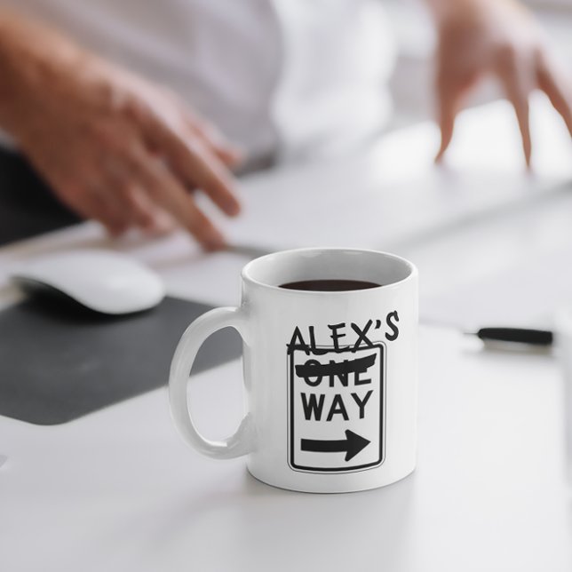 Eine Möglichkeit, die Tasse des Kaffees individuel (Von Creator hochgeladen)