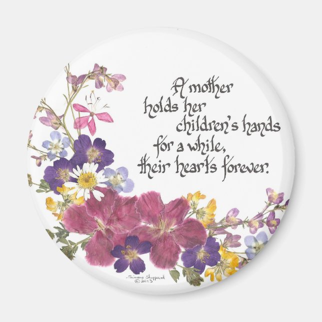 Eine Mutter hält das Herz eines Kindes Magnet (Vorne)