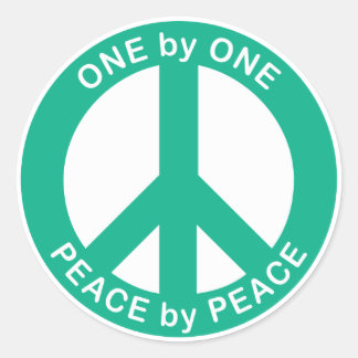 Eine nach dem anderen Peace by Peace Round Glossy Runder Aufkleber