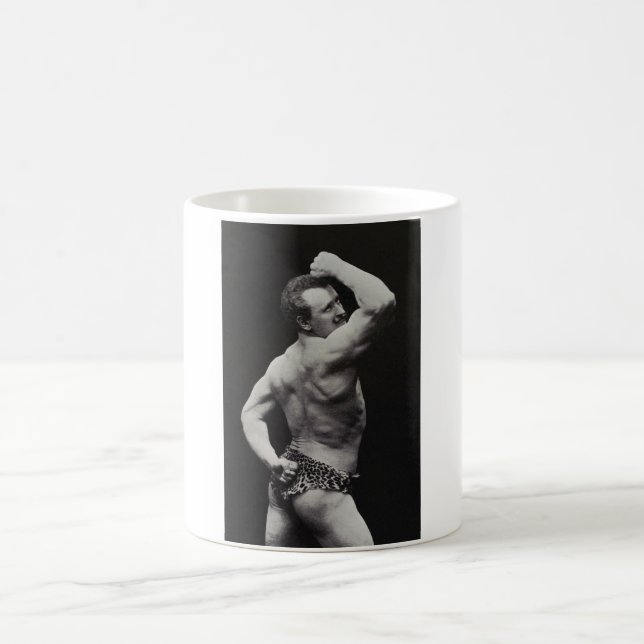 Eine neue Pose von StrongMen Eugen Sandow Bodybuil Kaffeetasse (Mittel)