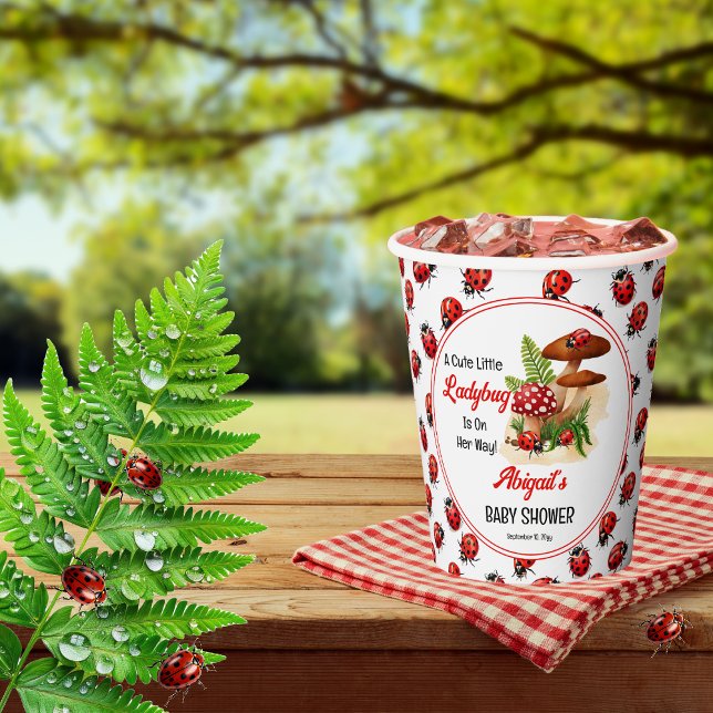 Eine Niedliche kleine Ladybug ist auf dem Weg zur  Pappbecher ("A Cute Little Ladybug Is On Her Way!" Girl Baby Shower Paper Cups)