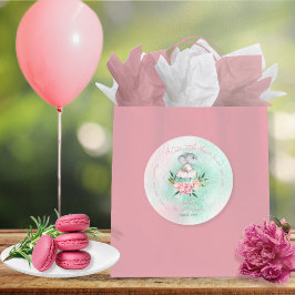 Eine Niedliche kleine Maus ist auf dem Weg zur Mäd Runder Aufkleber