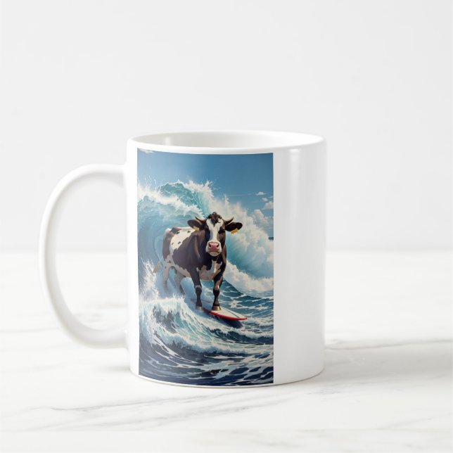 Eine niedliche surfende Kuh Kaffeetasse (Links)