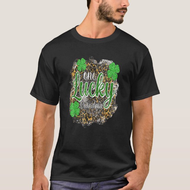 Eine Oma sehr glücklich Leopard Graphic St Patrick T-Shirt (Vorderseite)