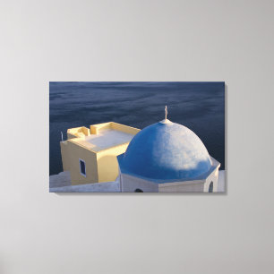Eine orthodoxe Kirche nahe dem Meer, Oia Santorini Leinwanddruck