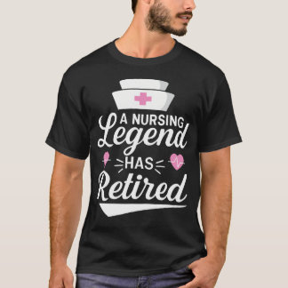 Eine Pflegekraft hat eine pensionierte Krankenschw T-Shirt