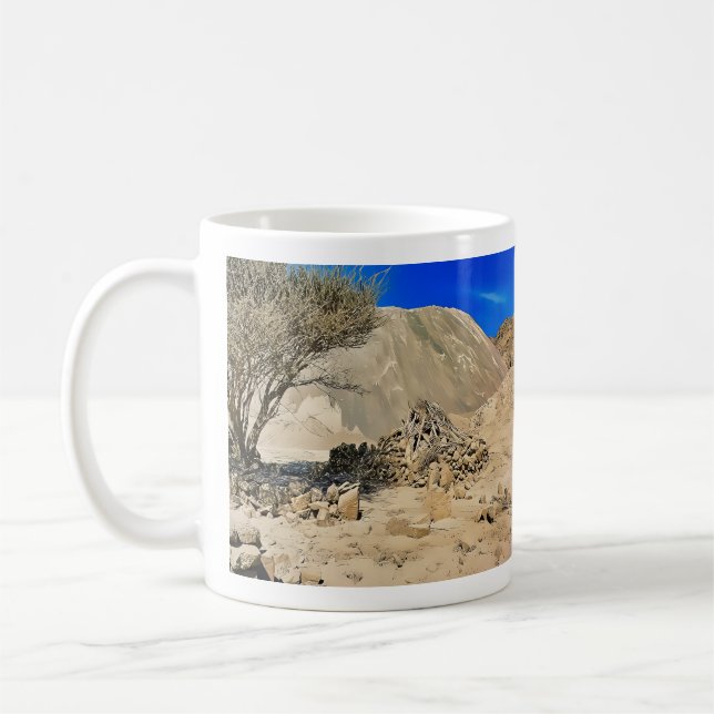 Eine raue, trockene Landschaft Kaffeetasse (Links)