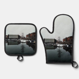 Eine Reflexion im Wasser Ofenhandschuh & Topflappen-Set