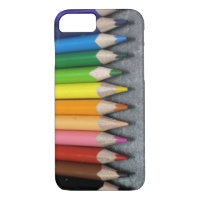 Eine Reihe farbiger Stifte.