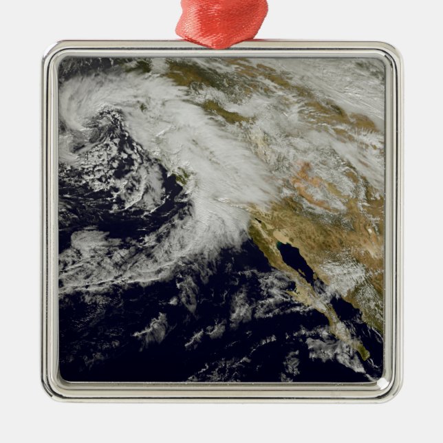 Eine Reihe starker Stürme mit heftigen Winden 2 Silbernes Ornament (Vorne)