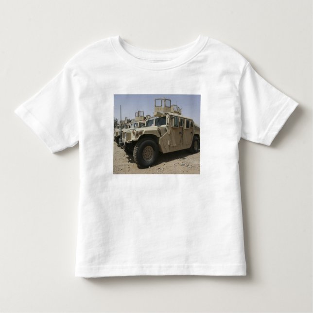 Eine Reihe von Mitarbeitern der Militärpolizei der Kleinkind T-shirt (Vorderseite)