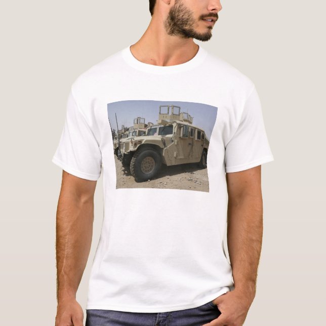 Eine Reihe von Mitarbeitern der Militärpolizei der T-Shirt (Vorderseite)