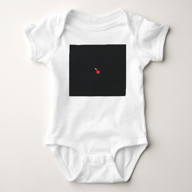 eine rote Blume mit schwarzem Hintergrund Baby Strampler (Vorderseite)