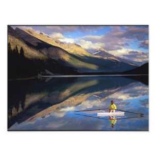 Eine Rudermaschine am Banff Lake in Kanada (MR) Fotodruck