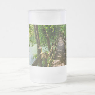 Eine ruhige Wanderung Mattierte Tasse