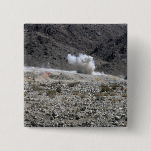 Eine Runde aus einem AT-4-Raketenwerfer Button