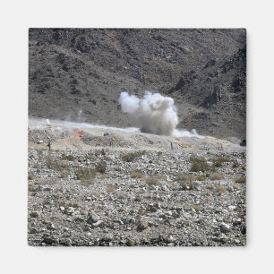 Eine Runde aus einem AT-4-Raketenwerfer Magnet