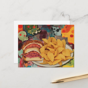 Eine Sandwich- und Chips-Collage Postkarte