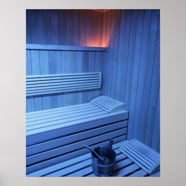 Eine Sauna in blauem Licht, Schweden. Poster (Vorne)