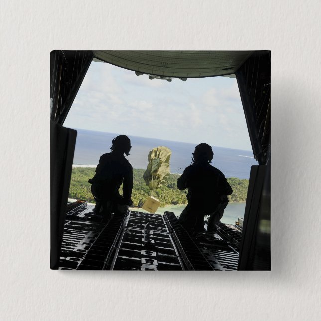 Eine Schachtel humanitärer Güter Button (Vorderseite)