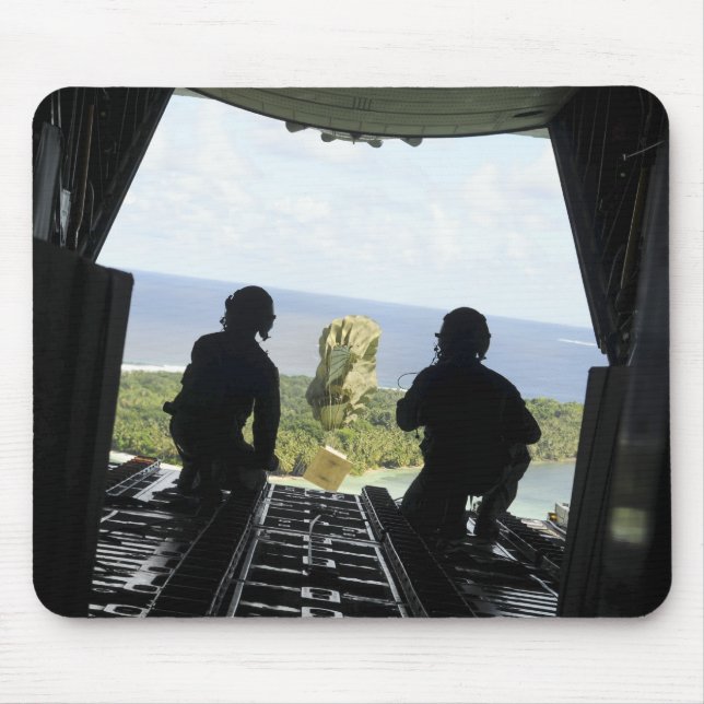 Eine Schachtel humanitärer Güter Mousepad (Vorne)