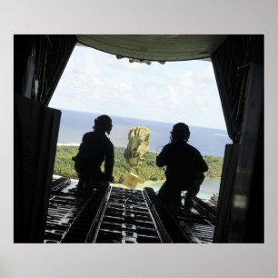 Eine Schachtel humanitärer Güter Poster