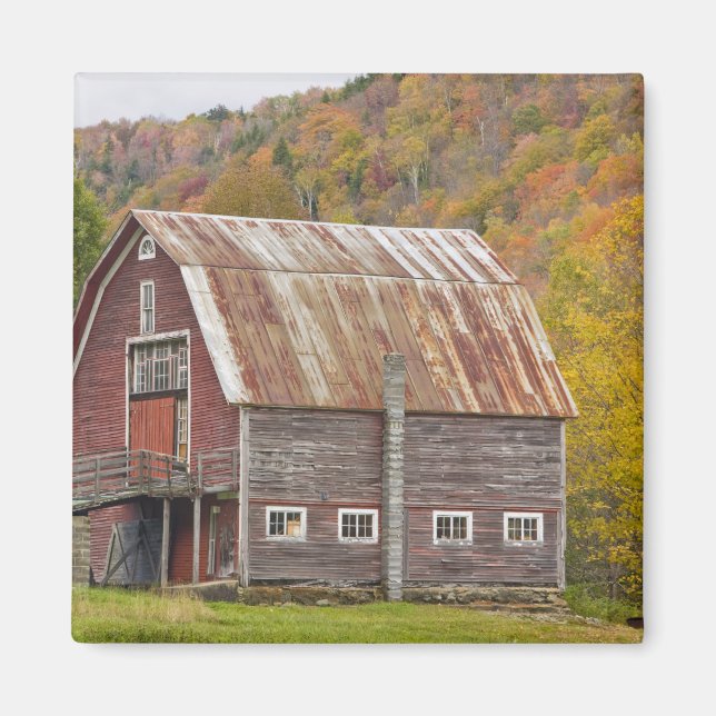 Eine Scheune in Vermonts grünen Bergen. Hancock, Magnet (Vorne)