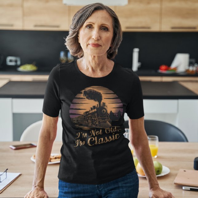Eine schicke Lokomotive, ich bin nicht alt, ich bi T-Shirt (Von Creator hochgeladen)