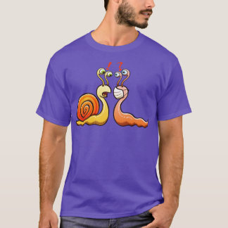 Eine Schnecke, die ihre Muschel trägt, und eine Sc T-Shirt