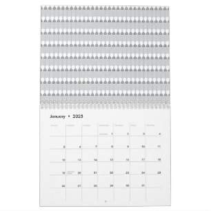 Eine schneebedeckte Bergkette unter einem klaren B Kalender