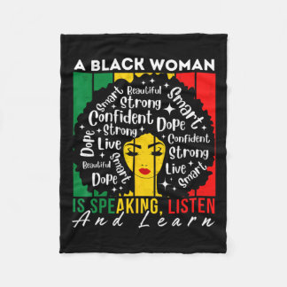 Eine schwarze Frau hört zu und lernt, wer weiß Fleecedecke