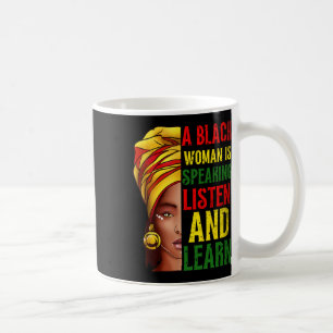Eine schwarze Frau spricht Hören Sie Black History Kaffeetasse