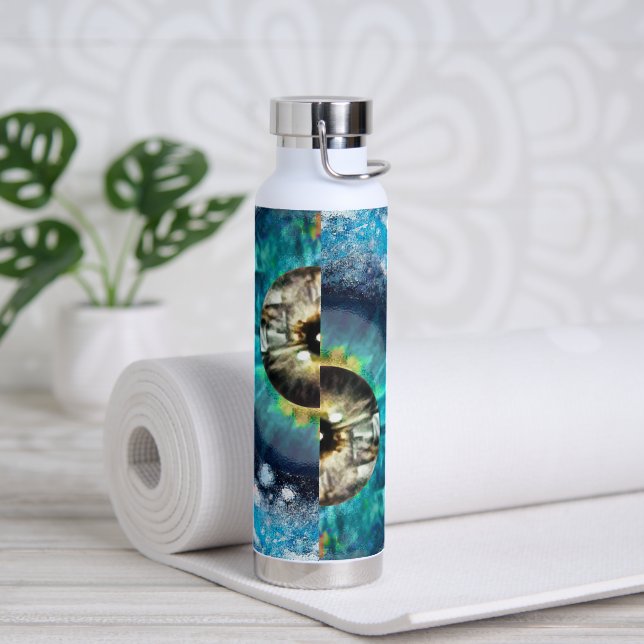 Eine Science-Fiction-Ansicht eines geheimnisvollen Trinkflasche (Yoga)