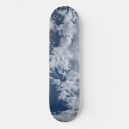 Eine Seite Wolken Skateboard