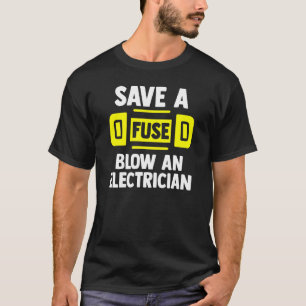 Eine Sicherung retten, die an einen Elektro-Stecke T-Shirt