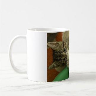 Eine spielende Katze Kaffeetasse
