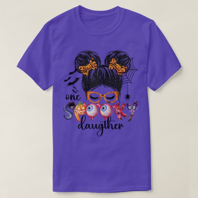Eine Spooky Daugther Messy Bun Women Hexenhalle T-Shirt (Design vorne)
