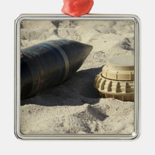 Eine statische Anzeige einer umgewandelten Silbernes Ornament