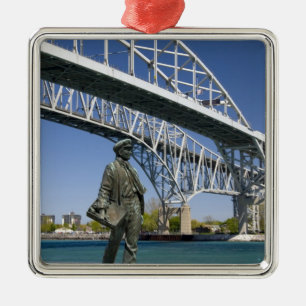Eine Statue von Thomas Edison vom lokalen Künstler Ornament Aus Metall
