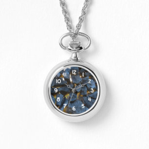 Eine Steinmauer im kroatischen Stil Armbanduhr