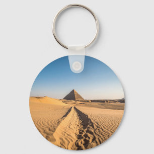 Eine Straße zur Pyramide Schlüsselanhänger