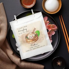 Eine süße kleine dumme Kwai Theme Babydusche Geschenktütchen