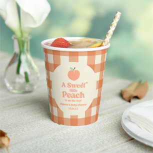 Eine süße kleine Pfirsichfrucht Rosa Orangen Babyd Pappbecher