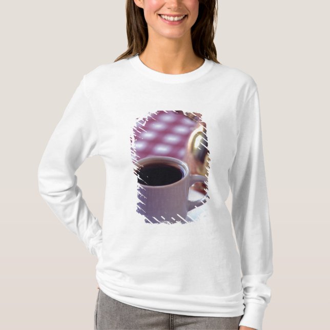 Eine Tasse arabischen Kaffee. Syrien. Die Mitte T-Shirt (Vorderseite)