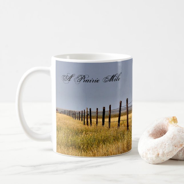 Eine Tasse des Prairie-Mile-Kaffees (Mit Donut)