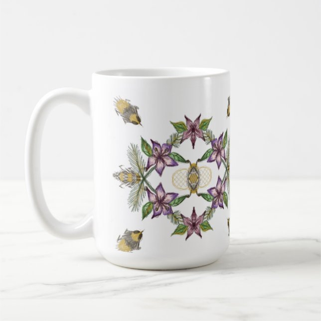 Eine Tasse mit Blume und Bienen, die sich perfekt  (Links)