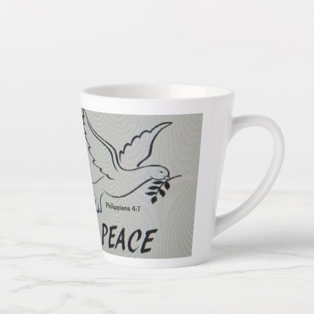 Eine Tasse mit Friedenstaube und Schrift (Rechts)