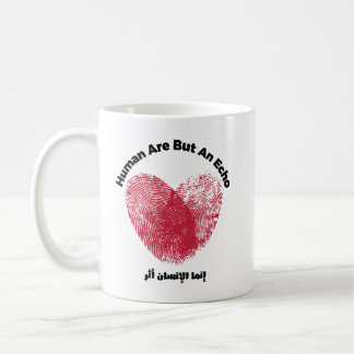 EINE TASSE MIT POSITIVEN ZITATEN