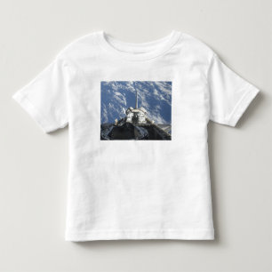 Eine teilweise Ansicht der Raumfähre Atlantis Kleinkind T-shirt