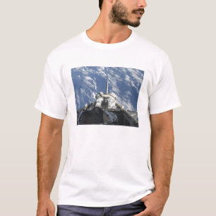 Eine teilweise Ansicht der Raumfähre Atlantis T-Shirt